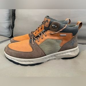 NEW! Men’s fashion hiking boots. Size 12